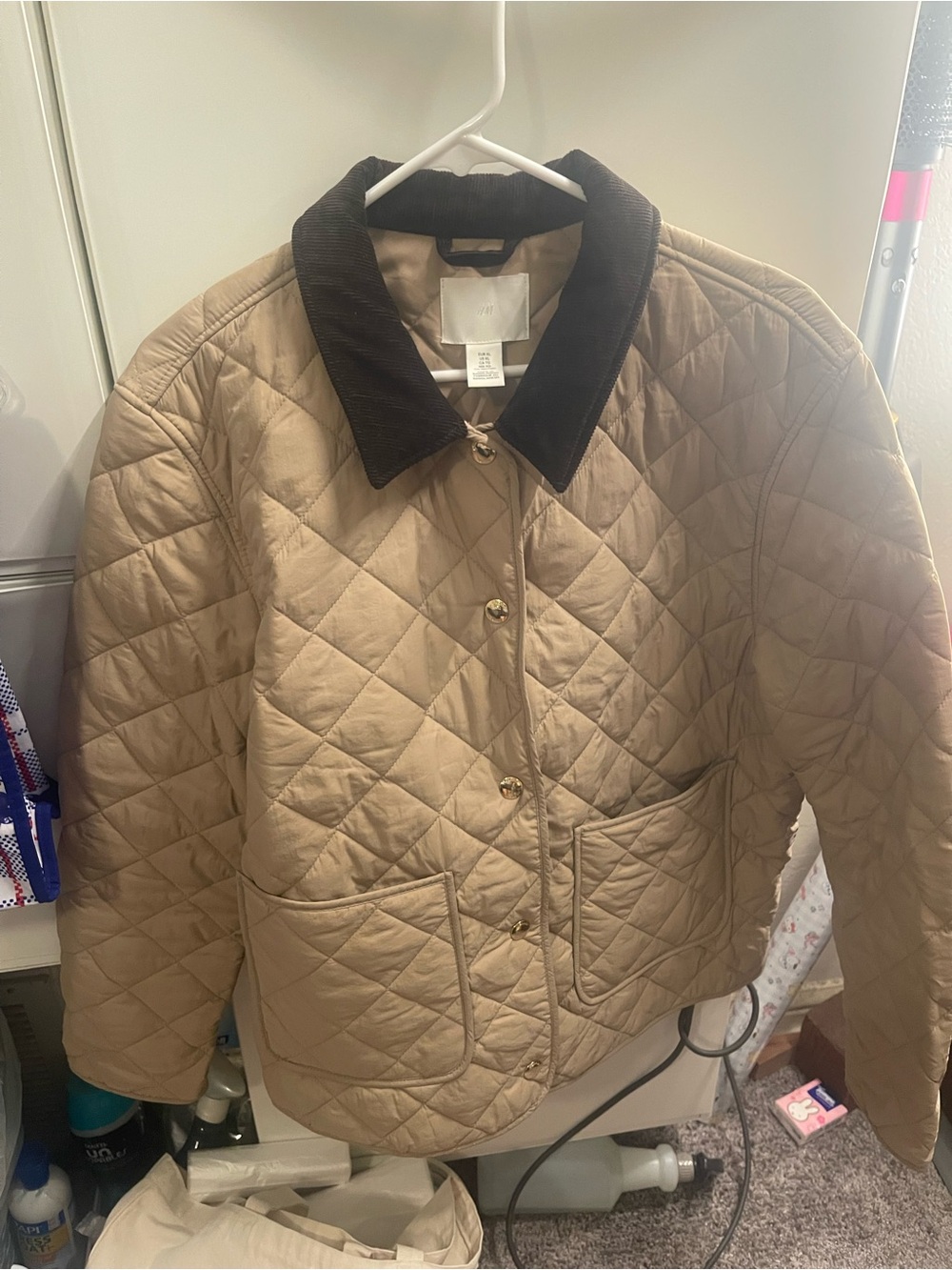 BRAND NEW H&M beige quilted diamond pattern jacket with dark brown collar